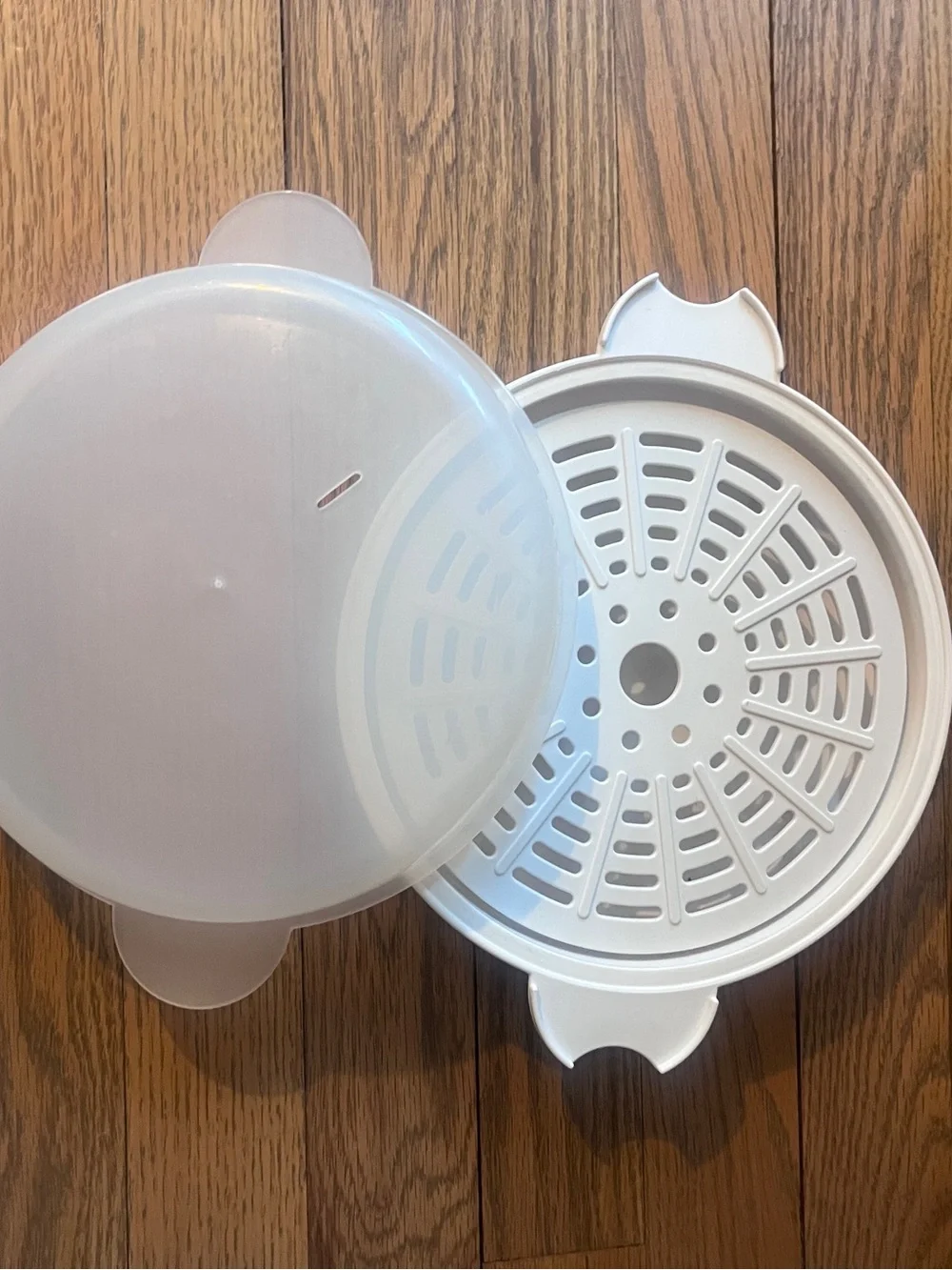 White Microwave Steamer with Lid & Tray - Home Kitchen